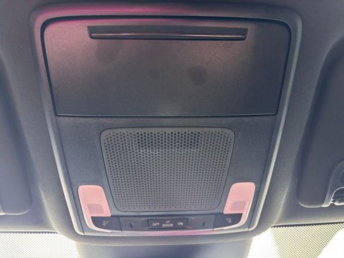 Used 2025 Honda Pilot Sport image 29