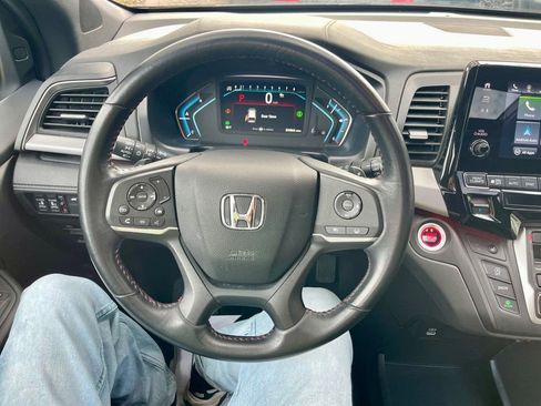 Used 2024 Honda Odyssey Sport image 15