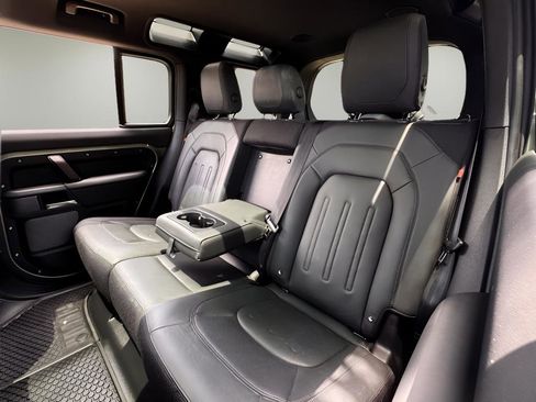Used 2023 Land Rover Defender 110 X AWD/4WD image 17