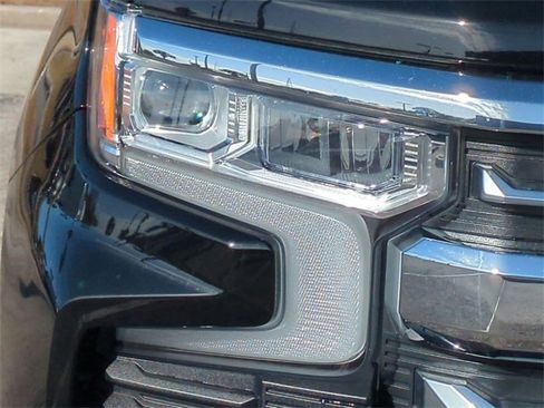 Used 2023 Chevrolet Silverado 1500 LTZ image 10