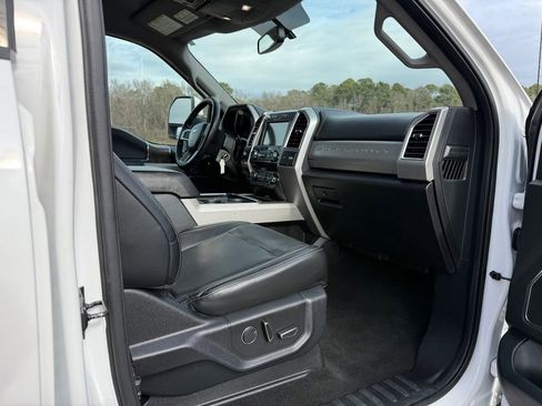 Used 2018 Ford F250 Lariat w/ Lariat Value Package image 18