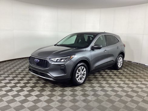 Used 2023 Ford Escape Active w/ Tech Pack #2 AWD/4WD image 5