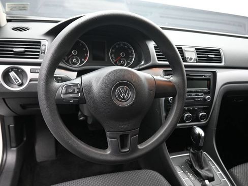 Used 2012 Volkswagen Passat 2.5 S FWD image 14