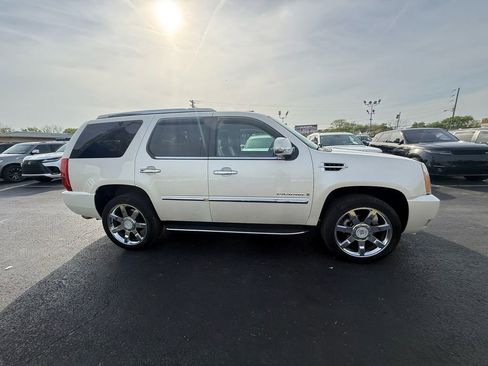 Used 2008 Cadillac Escalade AWD image 2