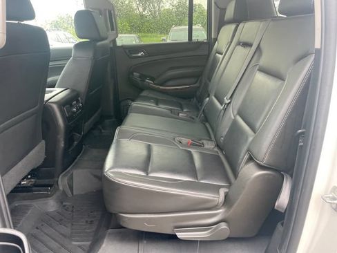 Used 2018 Chevrolet Suburban LT w/ LT Signature Package AWD/4WD image 28