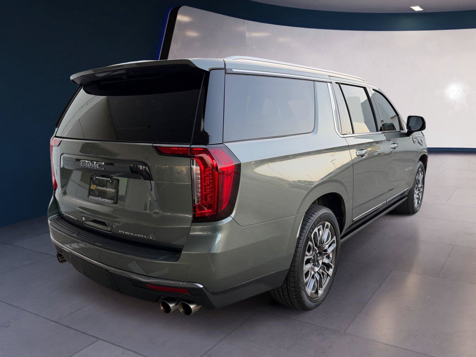Used 2024 GMC Yukon XL Denali Ultimate AWD/4WD image 5