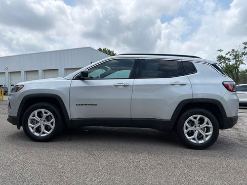 Used 2024 Jeep Compass Latitude AWD/4WD image 10