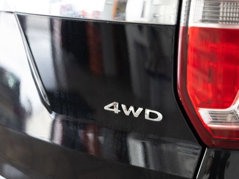 Used 2018 Ford Explorer Limited AWD/4WD image 9