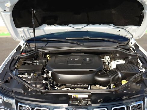 Used 2020 Jeep Grand Cherokee Laredo image 41