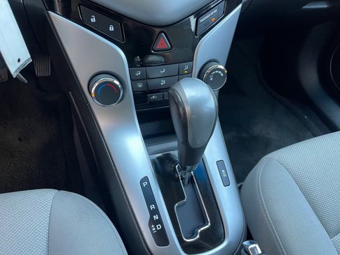 Used 2011 Chevrolet Cruze Eco image 27
