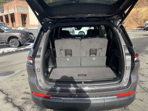 New 2025 Jeep Grand Cherokee L Limited image 15