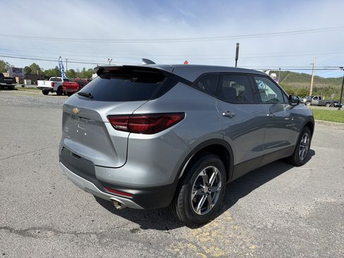 Used 2025 Chevrolet Blazer LT AWD/4WD image 6