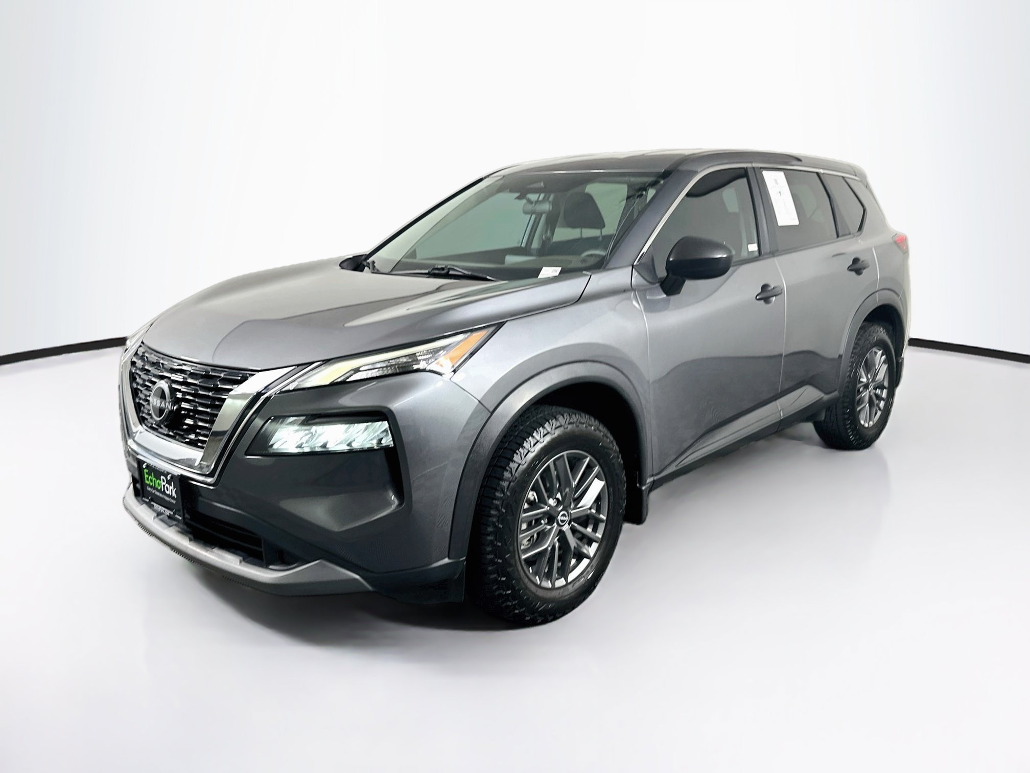 Used 2023 Nissan Rogue S AWD/4WD image 3