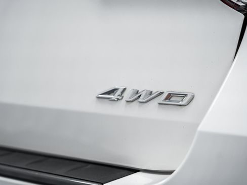 Certified 2022 Ford Explorer XLT w/ Equipment Group 202A image 18