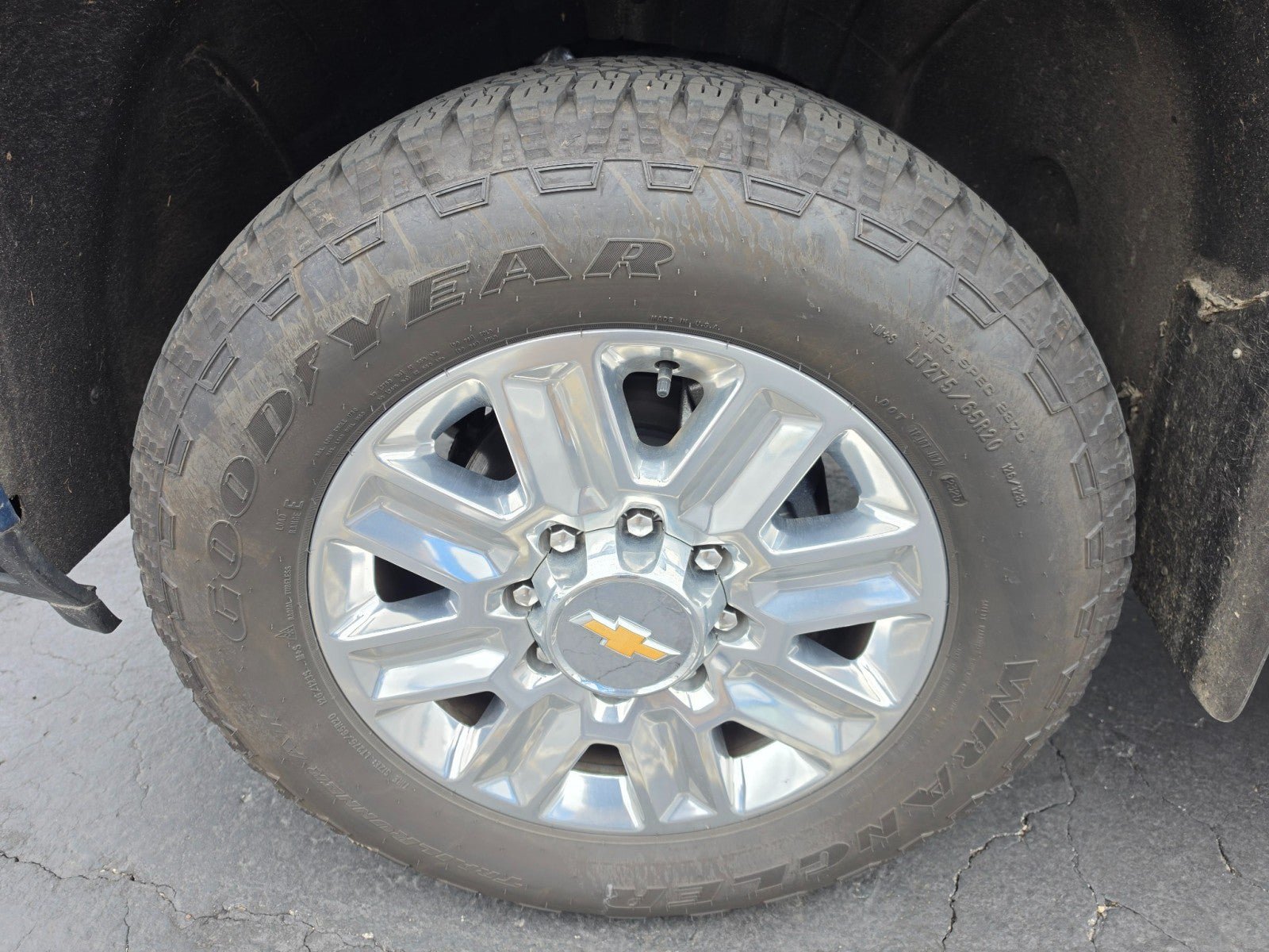 Used 2025 Chevrolet Silverado 2500 High Country w/ High Country Premium Package AWD/4WD image 12