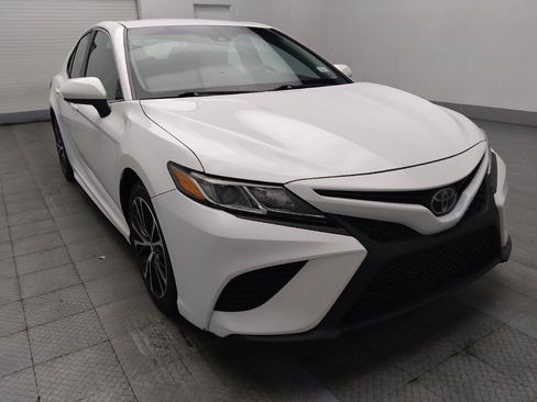 Used 2018 Toyota Camry SE FWD image 13