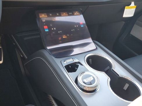 New 2026 Cadillac Vistiq Luxury image 36