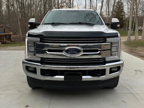 Used 2019 Ford F250 Lariat w/ FX4 Off-Road Package image 3