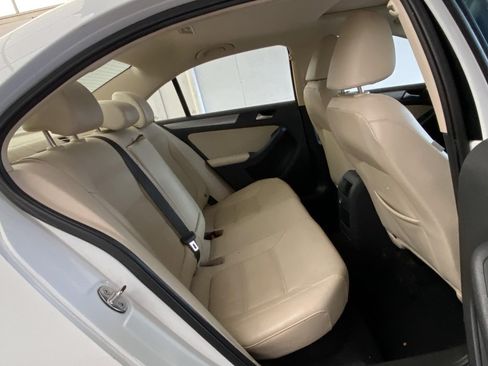 Used 2018 Volkswagen Jetta SE FWD image 11