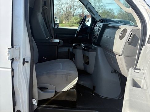 Used 2012 Ford E-250 and Econoline 250 w/ PWR Group image 10