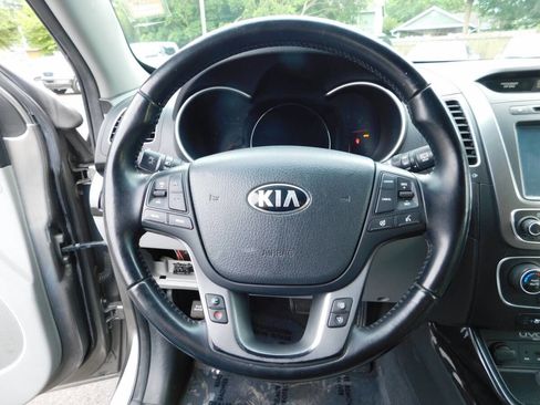 Used 2014 Kia Sorento SX w/ 3rd Row Package image 11