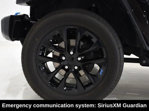 Used 2023 Jeep Wrangler Unlimited Sahara w/ Cold Weather Group AWD/4WD image 10
