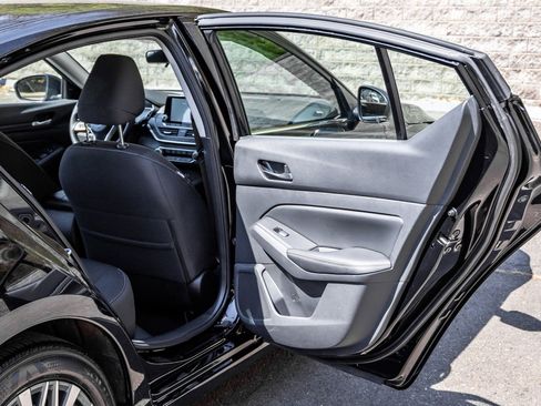 Used 2025 Nissan Altima 2.5 SV image 17