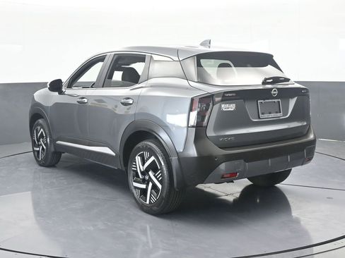 Used 2025 Nissan Kicks SV image 4