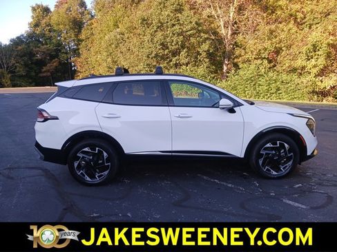 Used 2025 Kia Sportage SX image 11