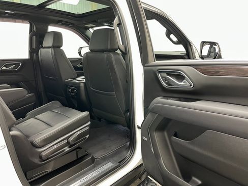 Certified 2024 Chevrolet Suburban Z71 w/ Luxury Package image 48