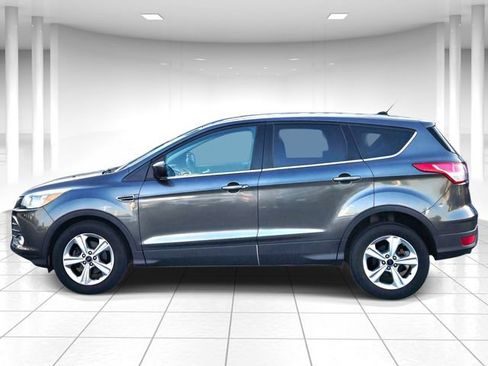 Used 2015 Ford Escape SE FWD image 2