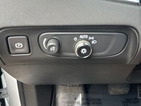 Used 2021 Buick Enclave Essence AWD/4WD image 38