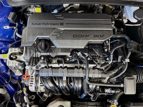 Used 2024 Hyundai Elantra SE image 38