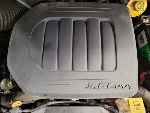 Used 2019 Dodge Grand Caravan SXT FWD image 30