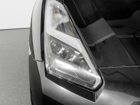Used 2015 Nissan GT-R Black Edition image 22