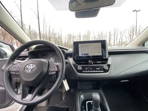 Used 2023 Toyota Corolla LE image 21