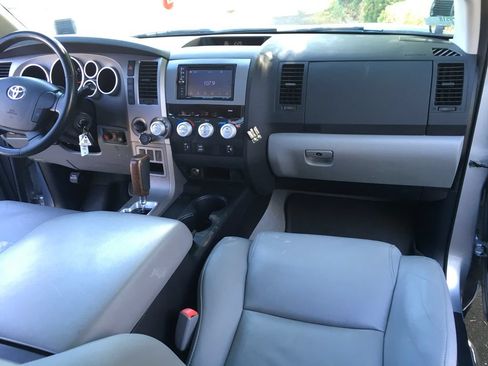 Used 2010 Toyota Tundra Limited AWD/4WD image 34