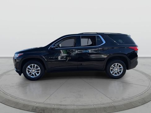 Used 2020 Chevrolet Traverse LT w/ Driver Confidence II Package image 4