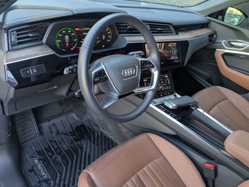Certified 2023 Audi e-tron Premium Plus w/ Premium Plus Package image 12