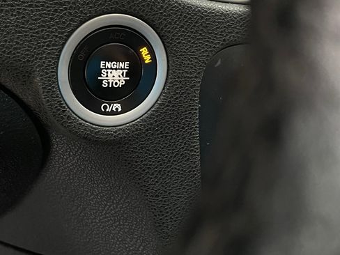 Used 2022 Dodge Charger R/T w/ Blacktop Package image 15