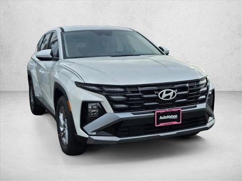 Used 2025 Hyundai Tucson SE image 6