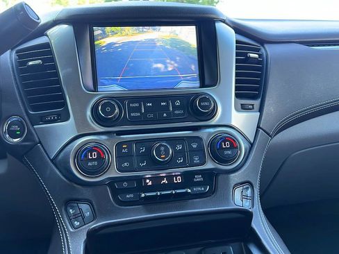 Used 2018 Chevrolet Suburban Premier AWD/4WD image 31