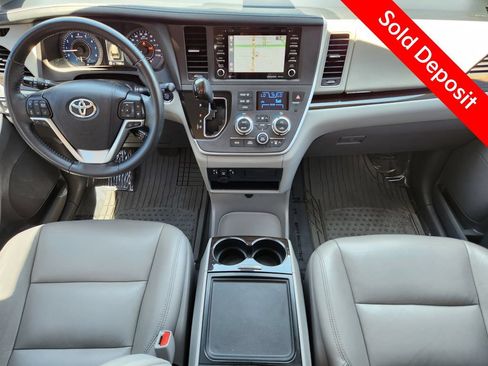 Used 2020 Toyota Sienna XLE w/ XLE Navigation Package AWD/4WD image 14