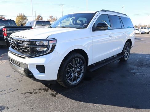 New 2025 Ford Expedition Platinum w/ Stealth Performance Package image 10