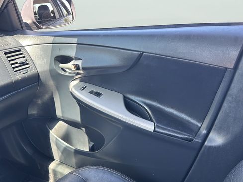 Used 2013 Toyota Corolla S FWD image 17