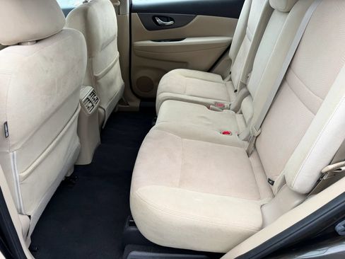 Used 2016 Nissan Rogue S FWD image 10