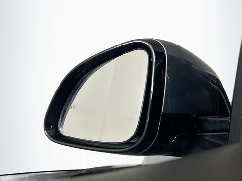 Used 2023 Chevrolet Bolt EUV Premier image 16