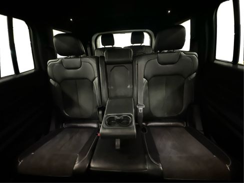 Used 2025 Jeep Grand Cherokee L Altitude AWD/4WD image 15