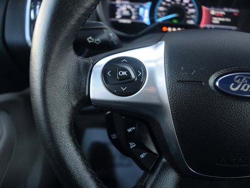 Used 2013 Ford C-MAX SEL image 6