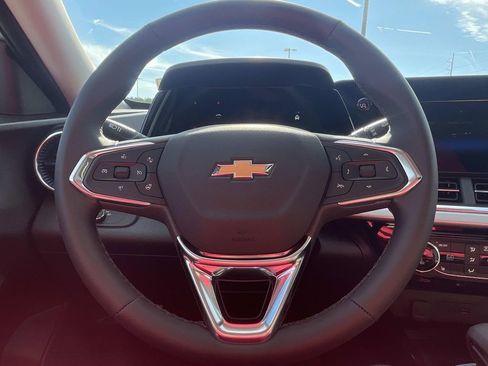 New 2026 Chevrolet Trax LT w/ Sunroof Package image 25